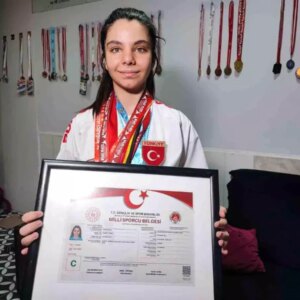 14 yasindaki karateci kiz 150 madalya kazandi g9Za85fz