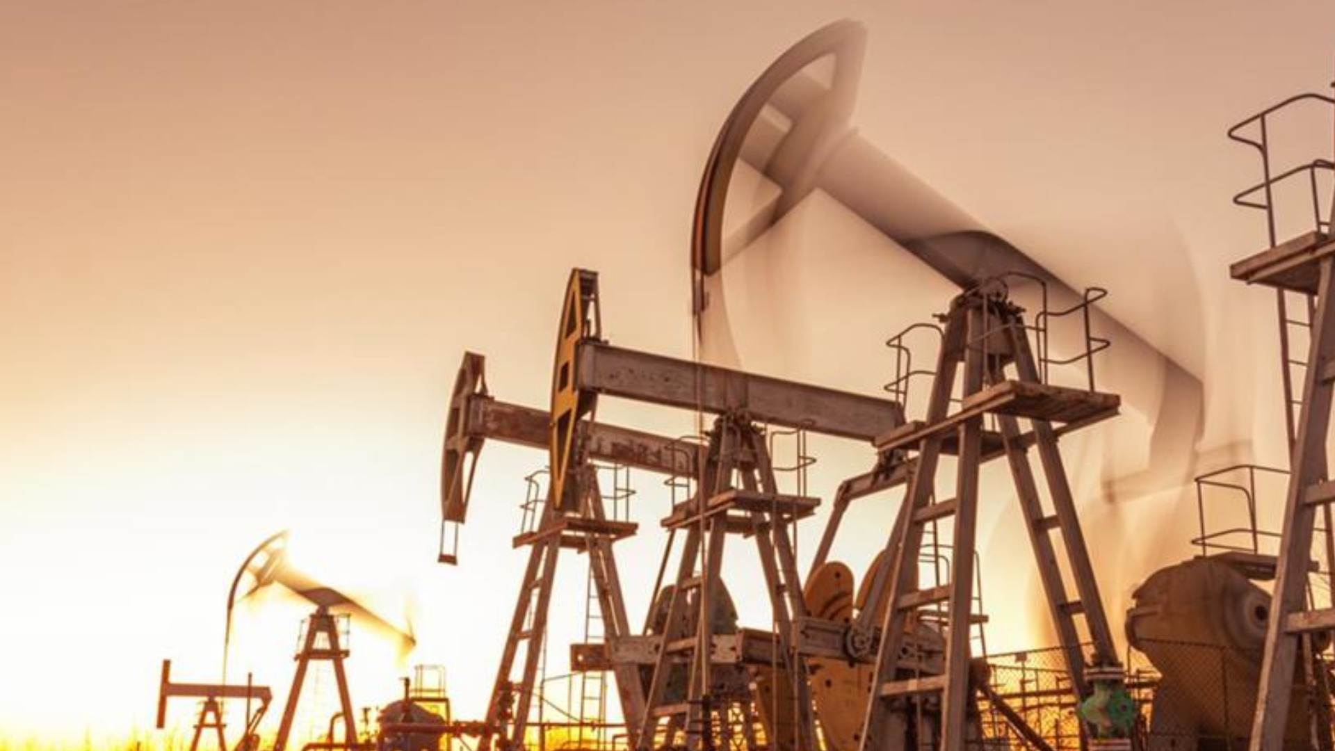 abdnin ticari ham petrol stoklari artis beklentisinin aksine 93 milyon varil azaldi OEOzvMiO