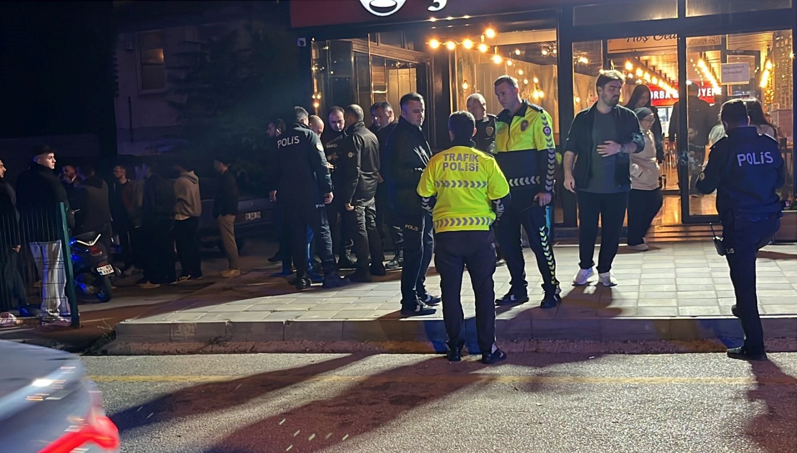 boluda corbacida bicakli kavga 2 yarali um6CBLpt