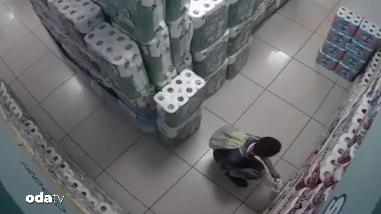 cocuk marketteki peceteleri yakti QciDJ2Ye