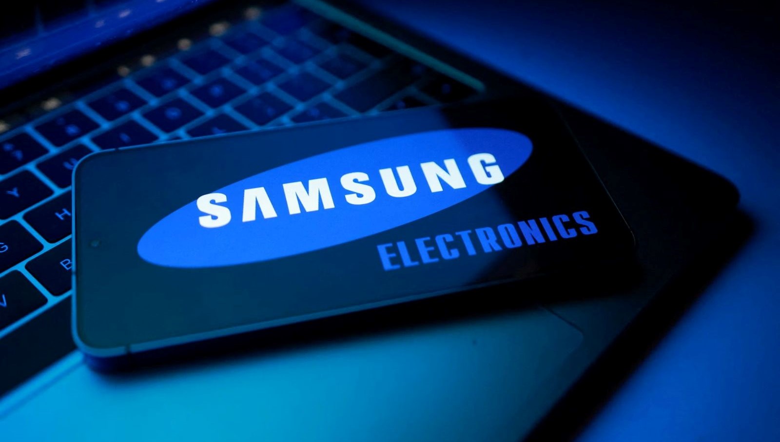 samsungdan uce katlanir telefon trifolda dair tum bilinenler I1ymCT9i.jpg