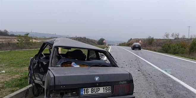 bursada 2 otomobilin carpistigi kazada 1 kisi oldu YvxKzTQQ.jpg