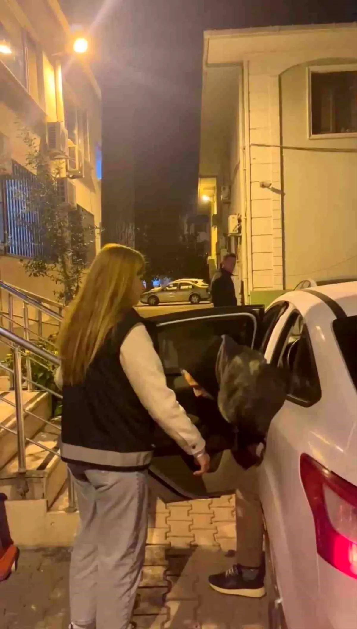 bursada kadin isletmeci musterilerin kimlik bilgileriyle kredi cekti SGKGr8yy.jpg