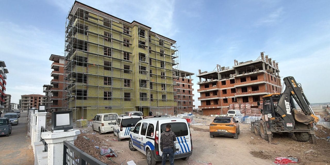 İnşaatta Trajik Kaza: Asansör Boşluğuna Düşen İşçi Hayatını Kaybetti