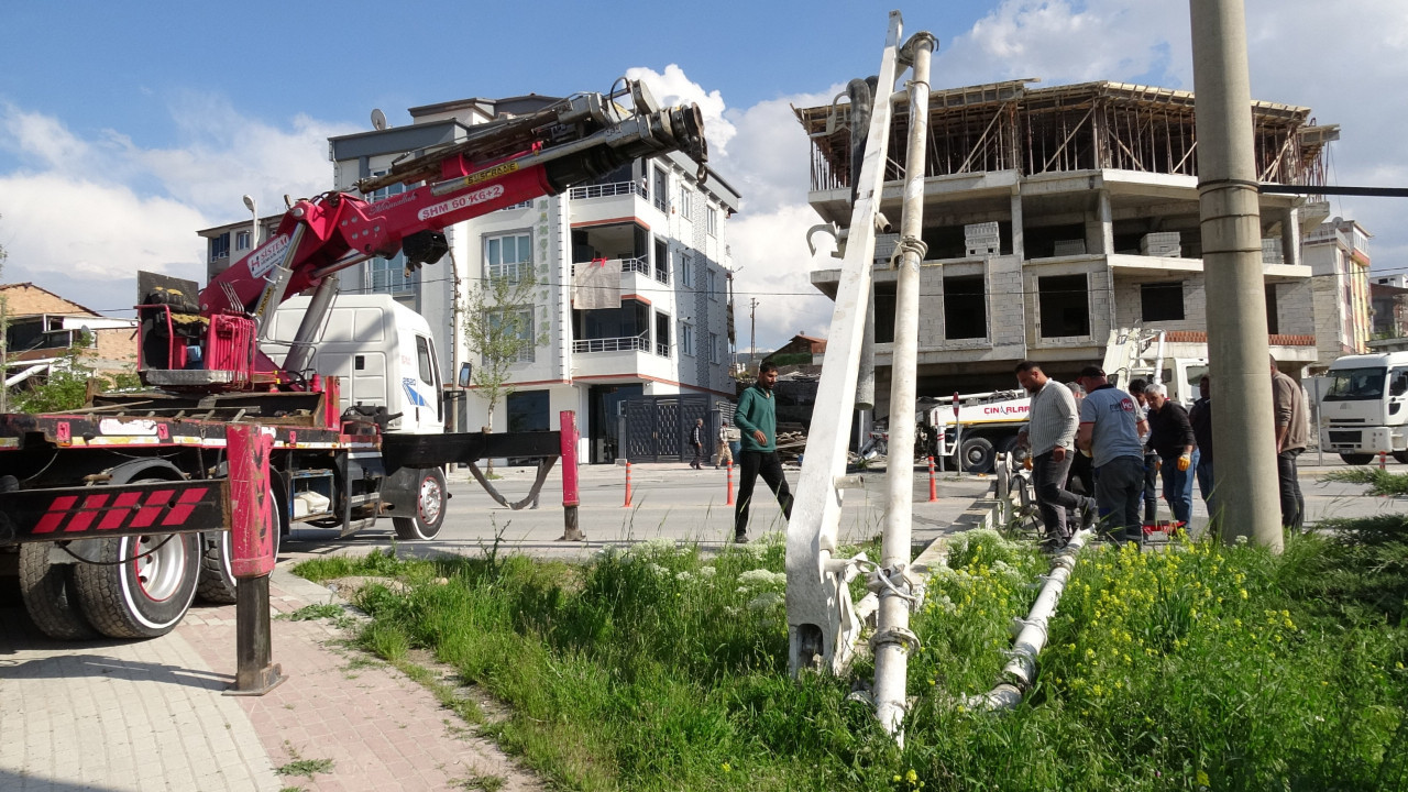 Malatya’da Beton Pompasının Devrilmesi: Büyük Bir Tehlike Atlattı