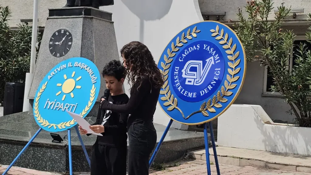 ortaokul-ogrencisinin-konusmasi-23-nisana-damga-vurdu-korkuyoruz-atam-bizi-koruyamayan-buyukleri-bugun-sana-EcJw6c4R