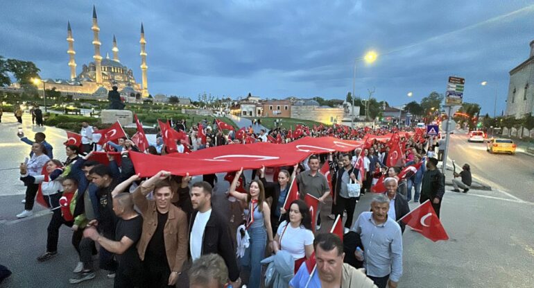 Edirne’de 19 Mayıs Coşkusu: Fener Alayı Etkinliği Gerçekleştirildi