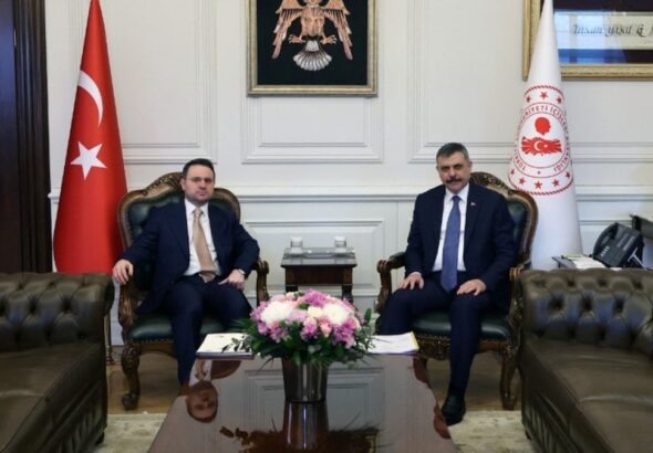 icisleri-bakani-ciftci-ile-adalet-bakani-gurlek-bir-araya-geldi-3uNQVndZ