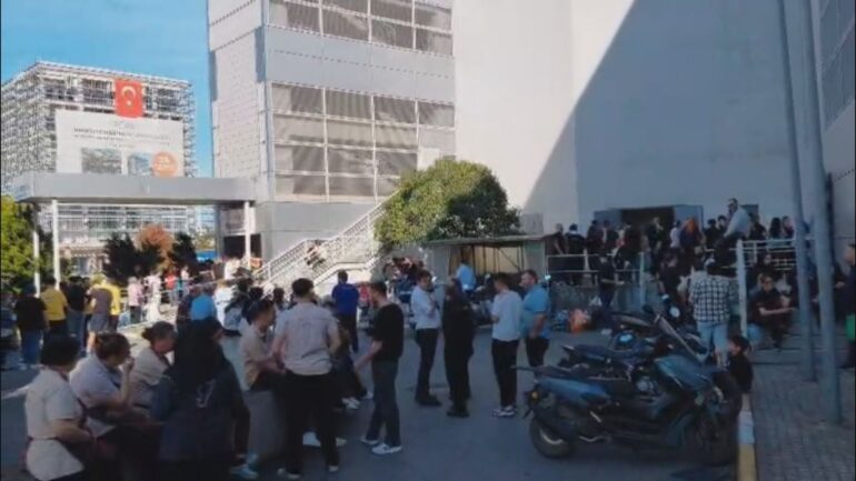 Pendik’teki Alışveriş Merkezinde Yangın Çıktı: Acil Tahliye Gerçekleştirildi