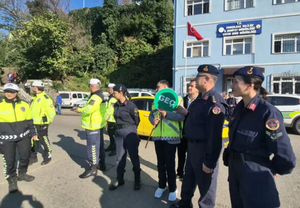 zonguldakta-ozel-bireylerden-trafik-denetimi-jScAbPGI